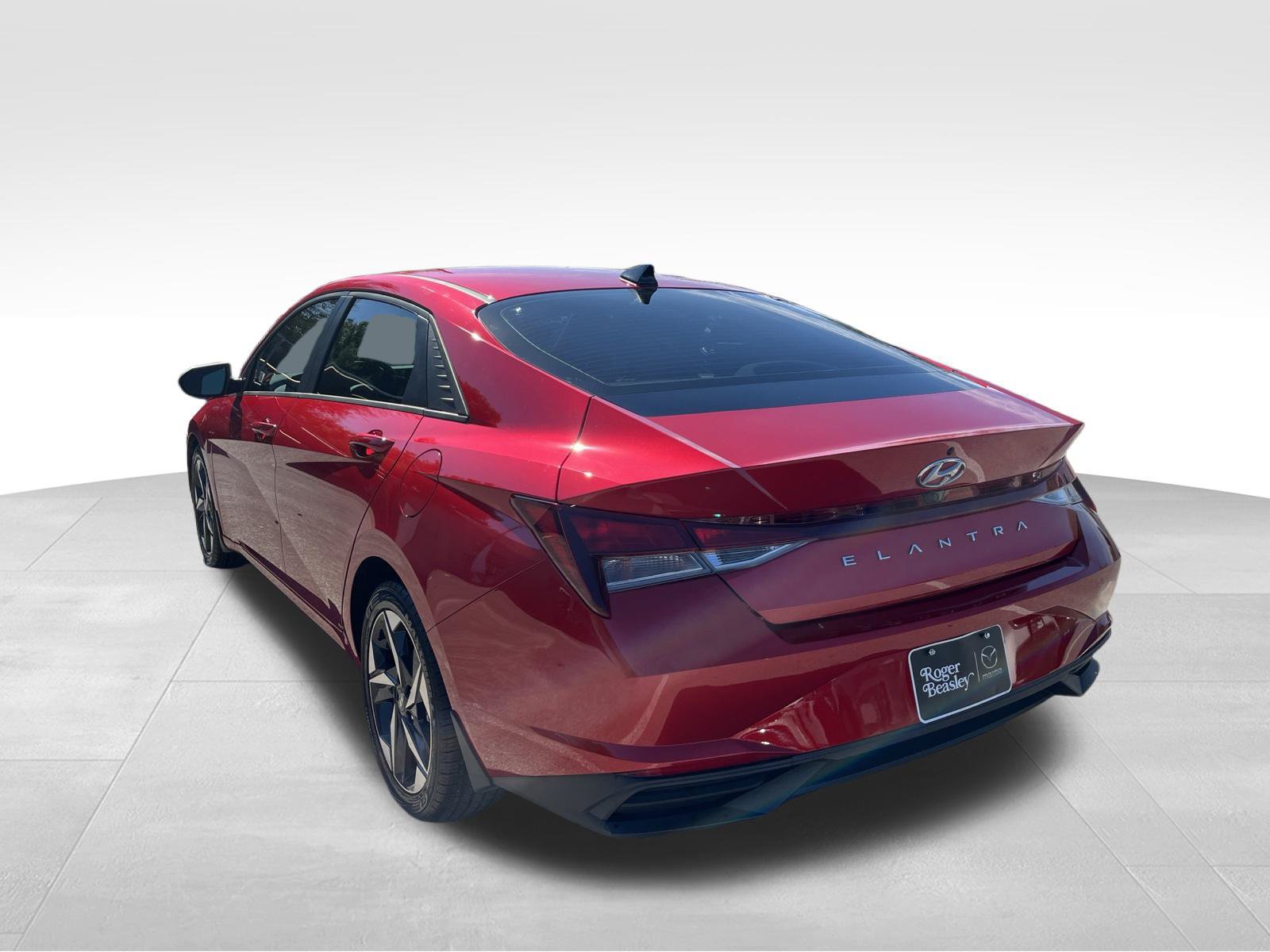 Used 2023 Hyundai Elantra SEL w/ Convenience Package FWD image 7