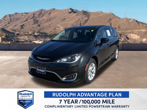 Used 2017 Chrysler Pacifica Touring Plus w/ Tire & Wheel Group image 9