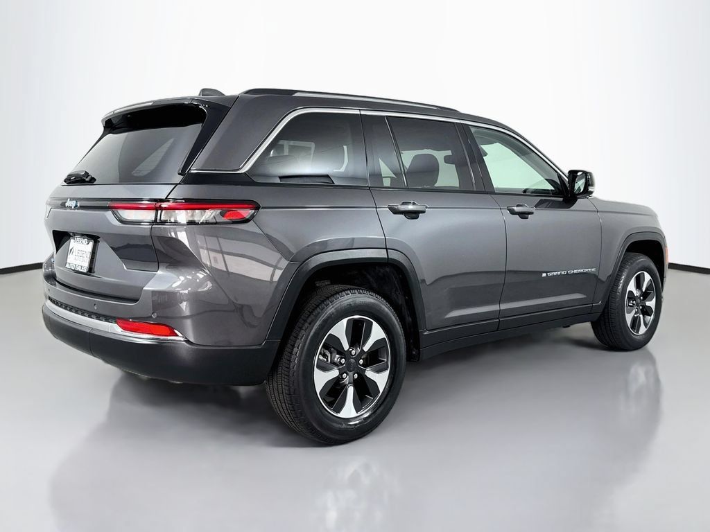 Used 2023 Jeep Grand Cherokee 4WD 4xe image 6