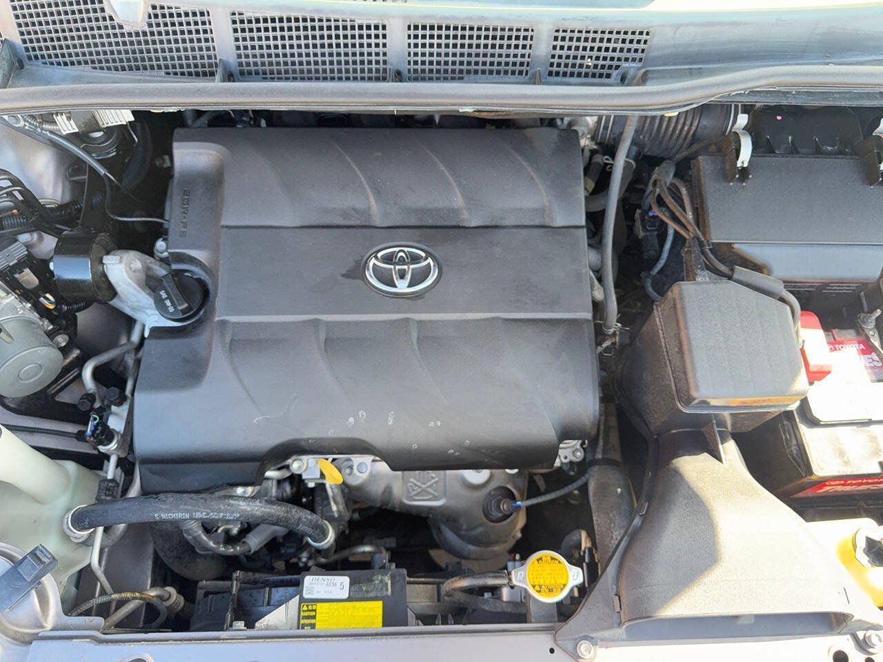 Used 2013 Toyota Sienna Limited w/ Premium Pkg FWD image 32