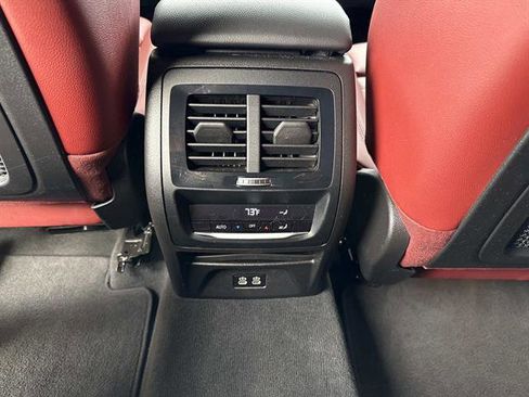 Used 2024 BMW X3 xDrive30i image 12