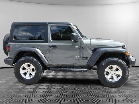 Used 2022 Jeep Wrangler Sport AWD/4WD image 9
