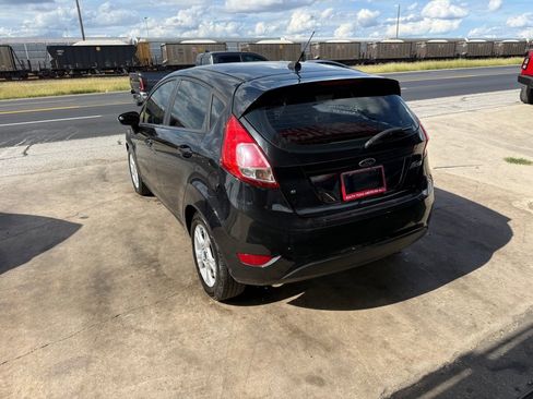 Used 2015 Ford Fiesta SE image 14