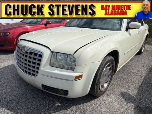 Used 2005 Chrysler 300 Touring RWD image 1