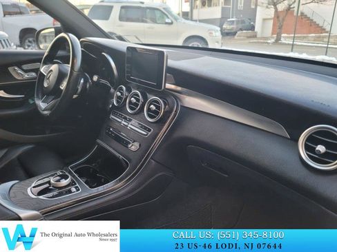 Used 2018 Mercedes-Benz GLC 300 300 4MATIC SUV image 17