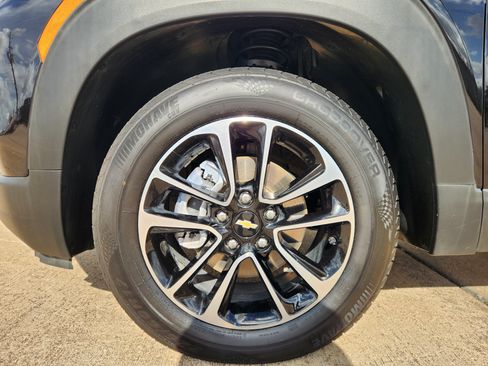 Certified 2025 Chevrolet TrailBlazer LT AWD/4WD image 11