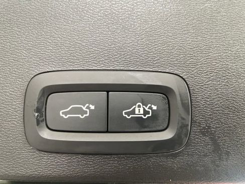 Used 2026 Volvo XC40 B5 Plus w/ Protection Package Premier image 10