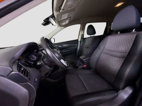 Used 2020 Nissan Rogue SV FWD image 11