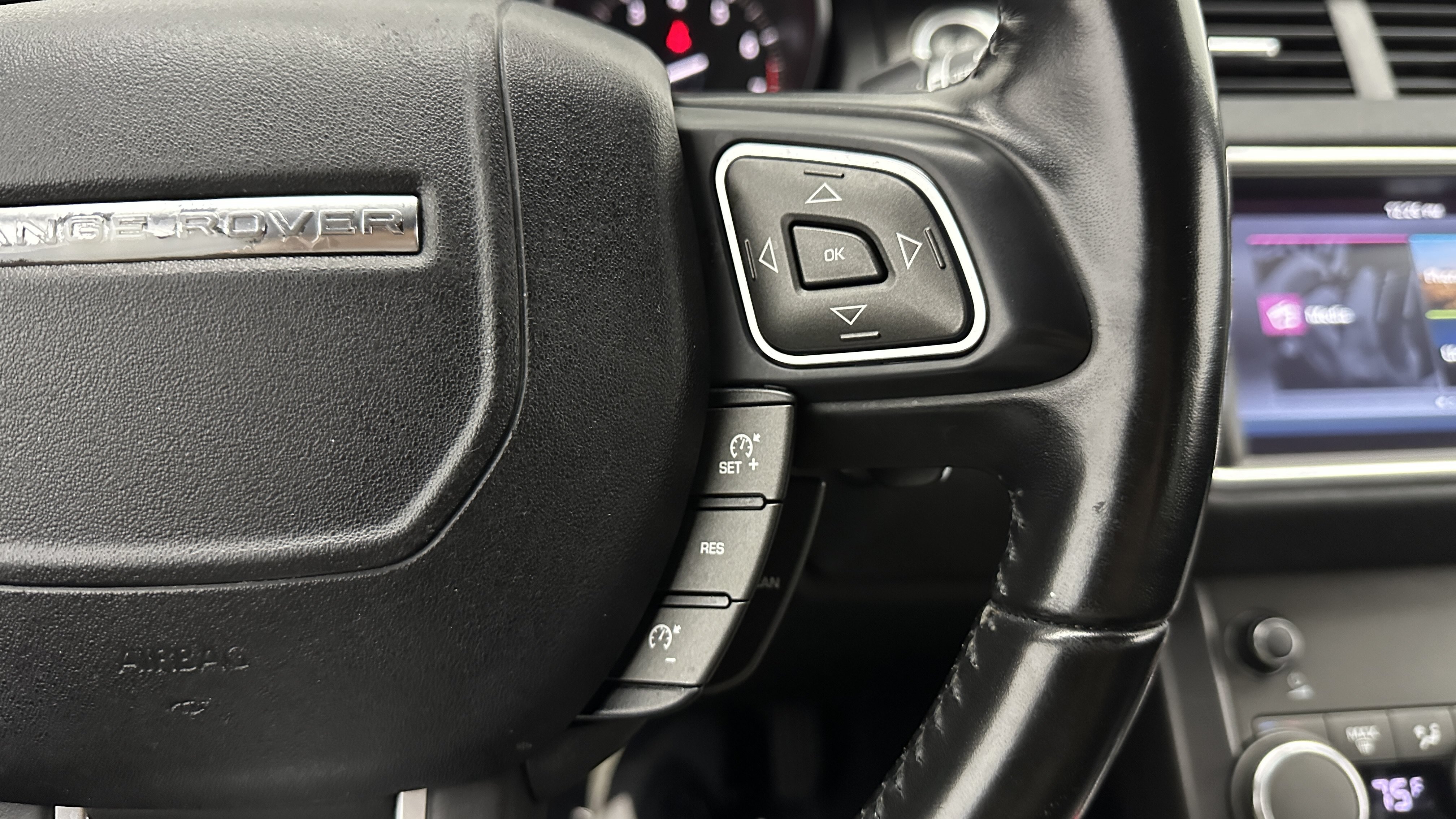 Used 2018 Land Rover Range Rover Evoque SE AWD/4WD image 21