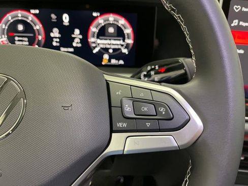 New 2026 Volkswagen Tiguan SE image 17