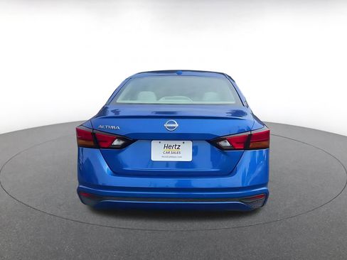 Used 2025 Nissan Altima 2.5 SV image 12