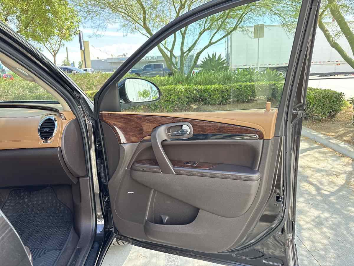 Used 2013 Buick Enclave Premium FWD image 18