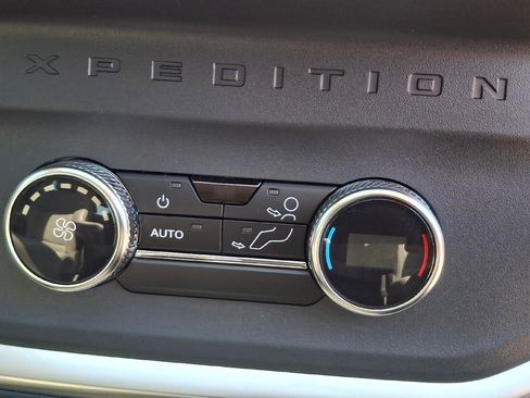 Used 2025 Ford Expedition Active AWD/4WD image 15