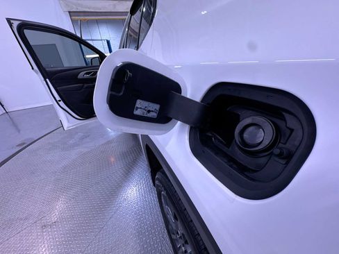 Used 2020 Chevrolet Traverse RS FWD image 45