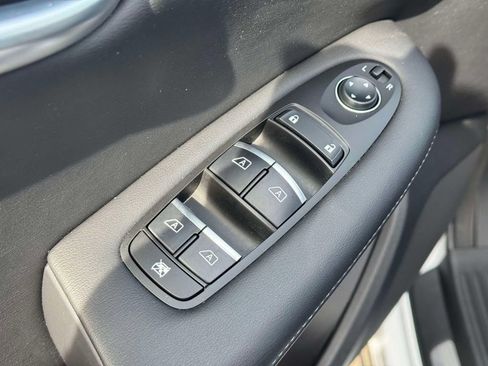 Used 2025 INFINITI QX50 Pure AWD/4WD image 16