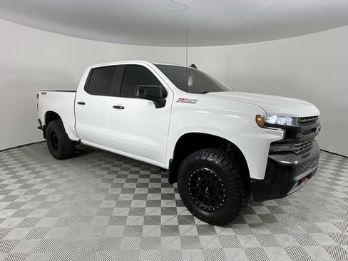 Used 2019 Chevrolet Silverado 1500 LT Trail Boss image 3