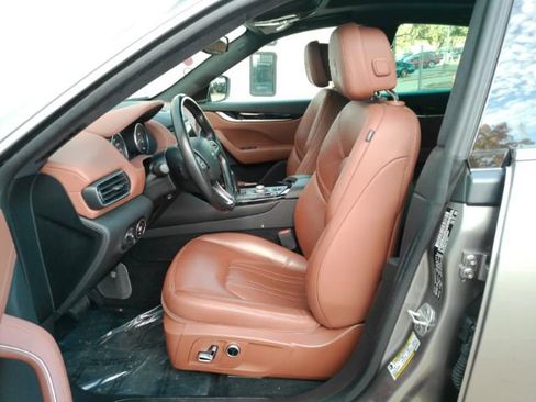 Used 2022 Maserati Levante GT image 16