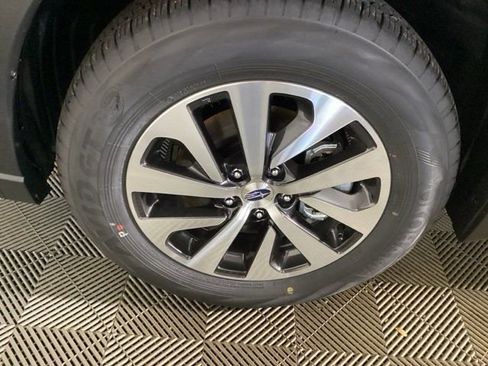 Certified 2025 Subaru Outback Premium w/ Popular Package #1A image 8