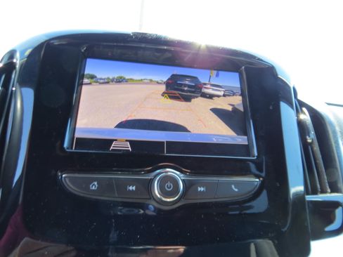 Used 2022 Chevrolet Traverse LT FWD image 20