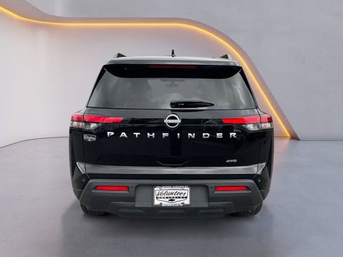 Used 2025 Nissan Pathfinder SV image 6