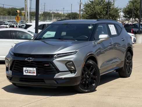 Used 2024 Chevrolet Blazer RS w/ Driver Confidence II Package FWD image 2
