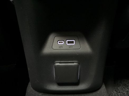 Used 2023 Buick Envision Avenir AWD/4WD image 38