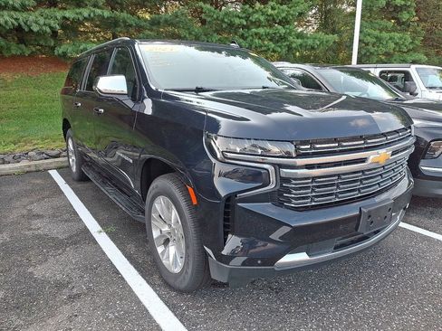 Certified 2024 Chevrolet Suburban Premier AWD/4WD image 3