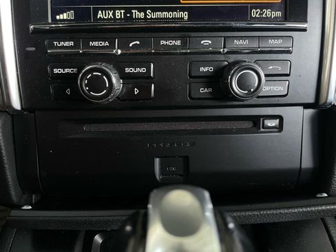 Used 2015 Porsche Macan S w/ Premium Package Plus image 32