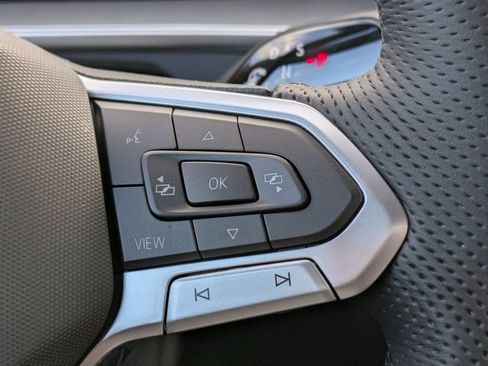 New 2026 Volkswagen Tiguan SE R-Line FWD image 34