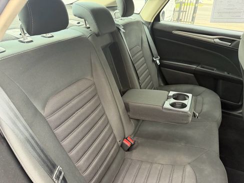 Used 2019 Ford Fusion SE FWD image 20
