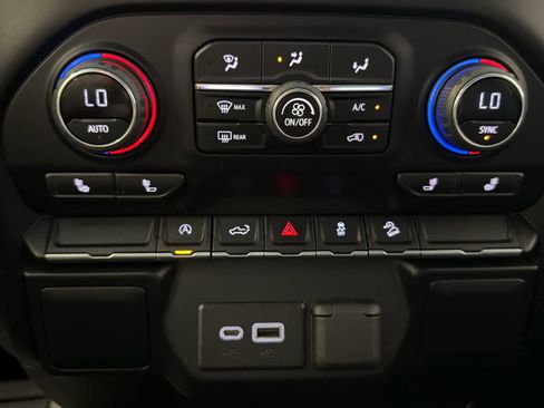 Used 2022 Chevrolet Silverado 1500 RST w/ Z71 Off-Road Package image 41