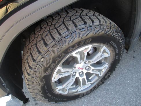 Used 2025 GMC Sierra 1500 Pro w/ Pro Value Package image 12