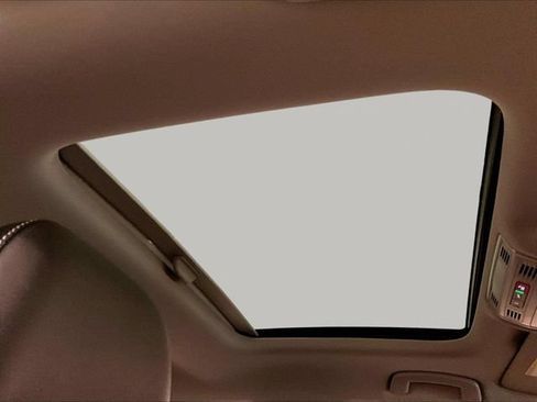 Used 2023 Volkswagen Jetta SE w/ Panoramic Sunroof Package FWD image 21