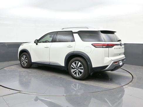 Used 2022 Nissan Pathfinder SL image 5
