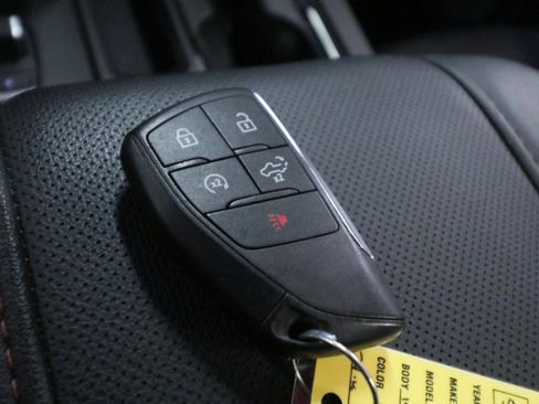 Used 2025 GMC Sierra 1500 AT4 w/ Technology Package AWD/4WD image 23