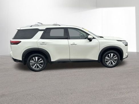 Certified 2023 Nissan Pathfinder SL image 34