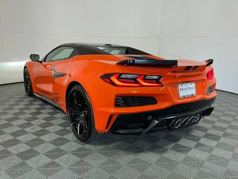 Used 2025 Chevrolet Corvette Z06 RWD image 7