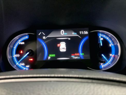 Used 2025 Toyota RAV4 XLE AWD/4WD image 26