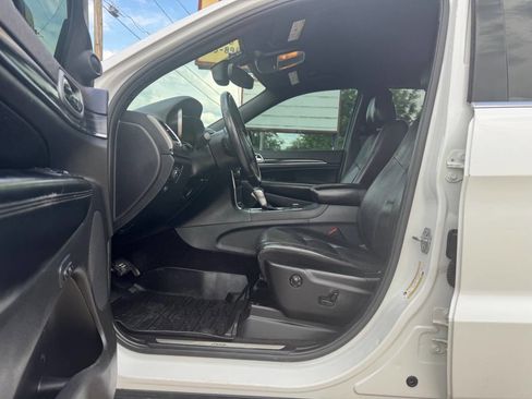 Used 2019 Jeep Grand Cherokee Limited AWD/4WD image 11