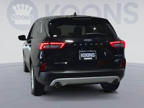 Used 2023 Ford Escape Active image 10