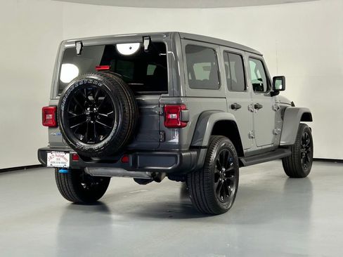 Used 2023 Jeep Wrangler Unlimited Sahara w/ Cold Weather Group AWD/4WD image 7