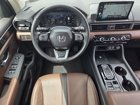 Used 2024 Honda Pilot Elite image 13
