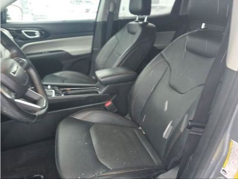 Used 2022 Jeep Compass Limited image 7
