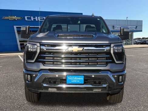 Used 2025 Chevrolet Silverado 3500 LTZ w/ LTZ Plus Package image 9