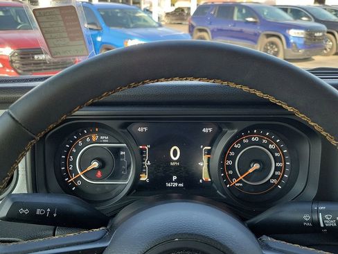 Used 2024 Jeep Gladiator Sport image 17