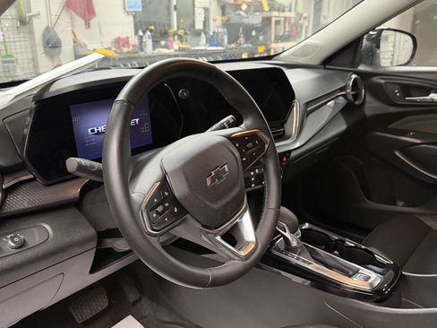 Used 2024 Chevrolet Trax ACTIV w/ Driver Confidence Package image 12