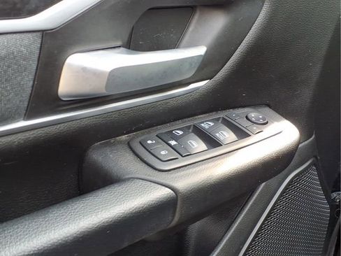 Used 2022 RAM 1500 Big Horn AWD/4WD image 13