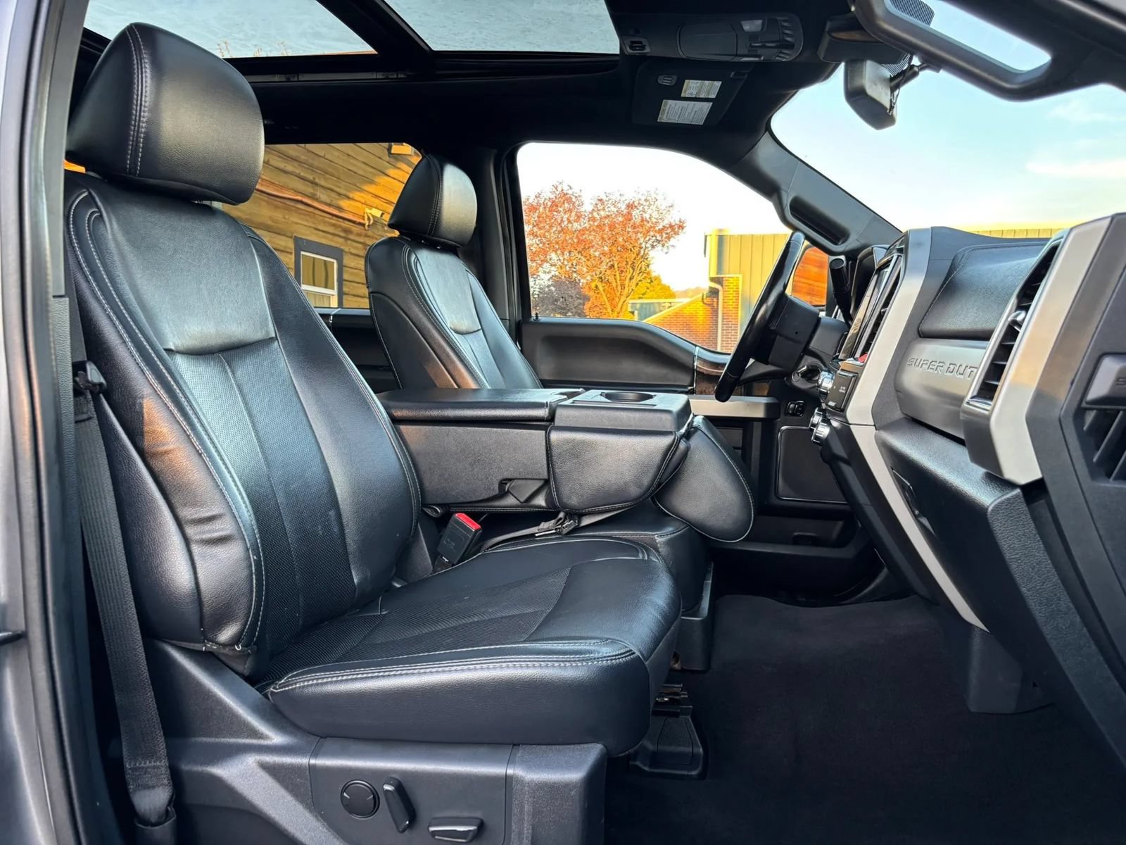 Used 2022 Ford F350 Lariat AWD/4WD image 22