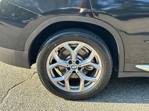 Used 2024 BMW X4 xDrive30i w/ Parking Assistance Package AWD/4WD image 17