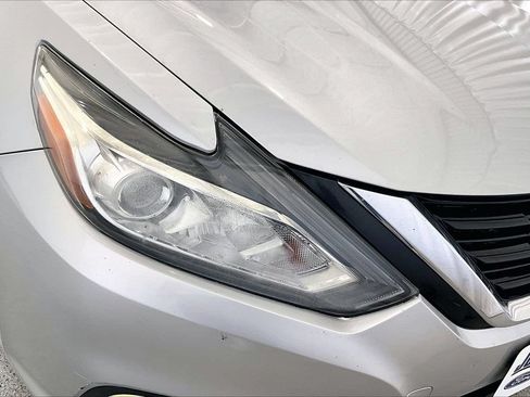 Used 2017 Nissan Altima 2.5 SV FWD image 12